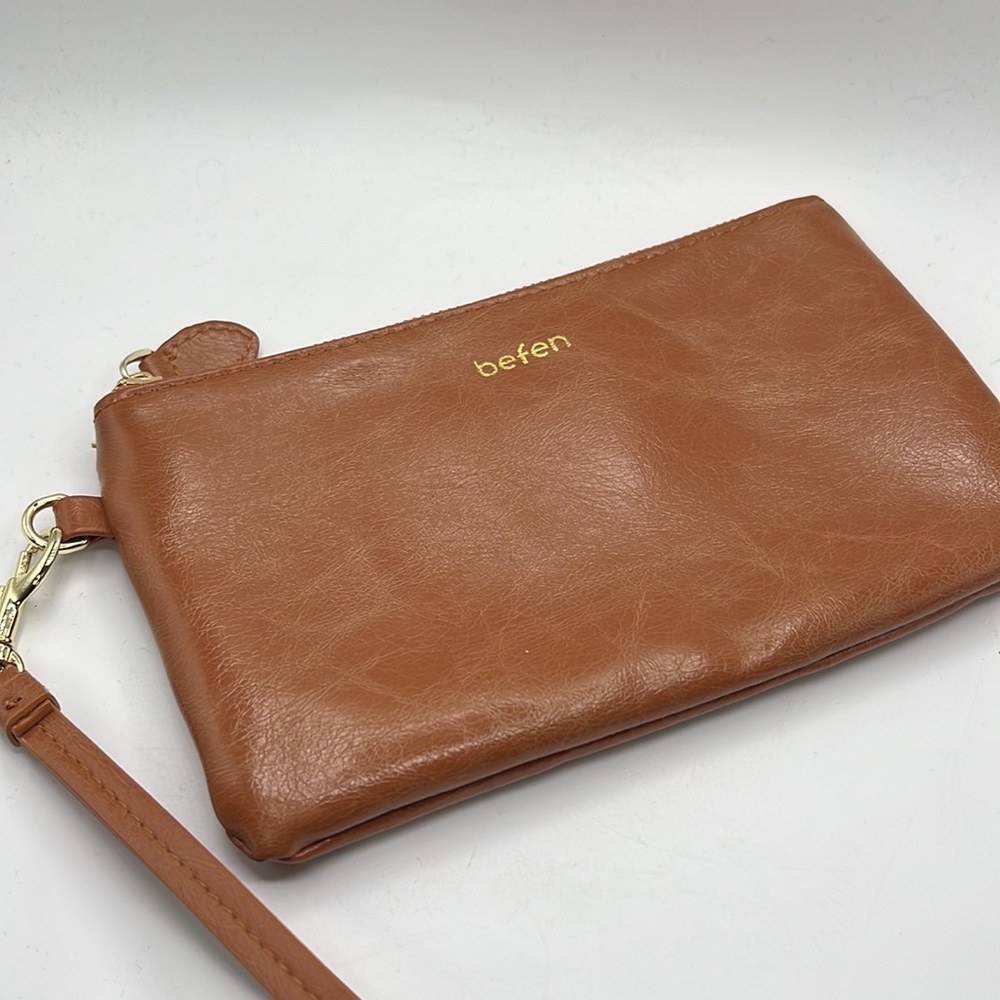 Befen Italian Leather Wristlet - Picture 3 of 6
